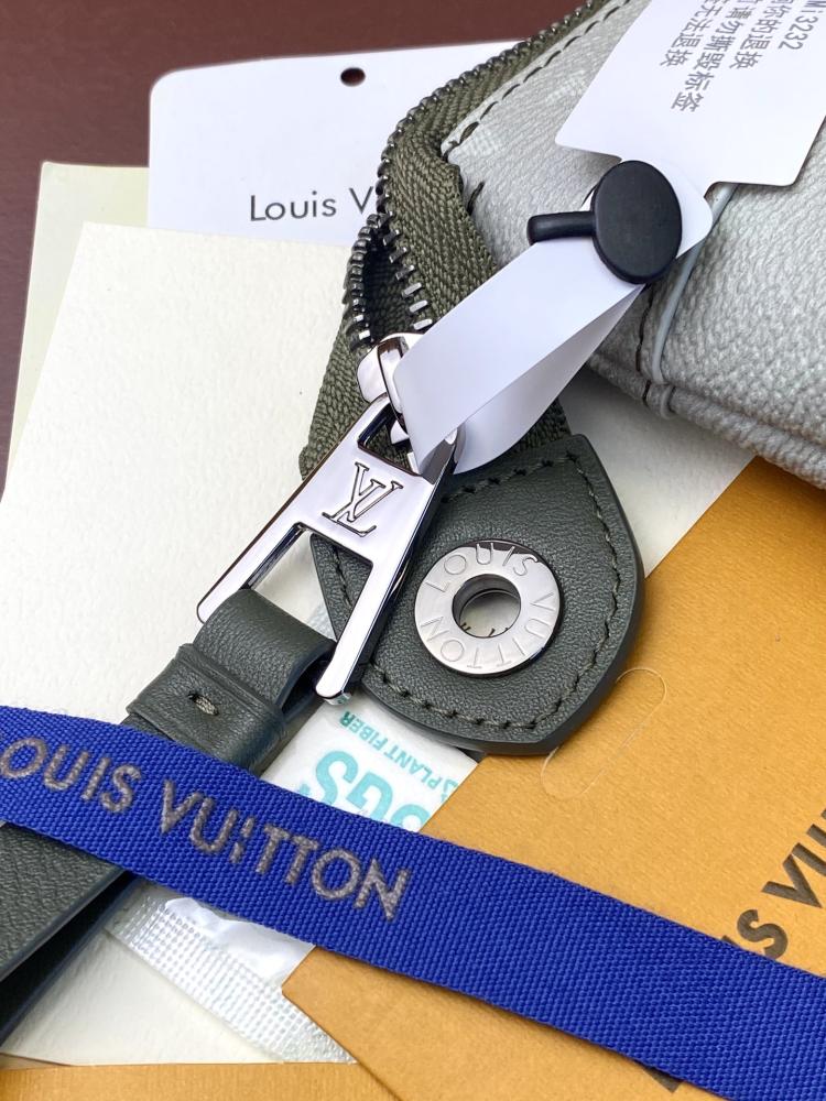 باوتش لويس فيتون Louis Vuitto