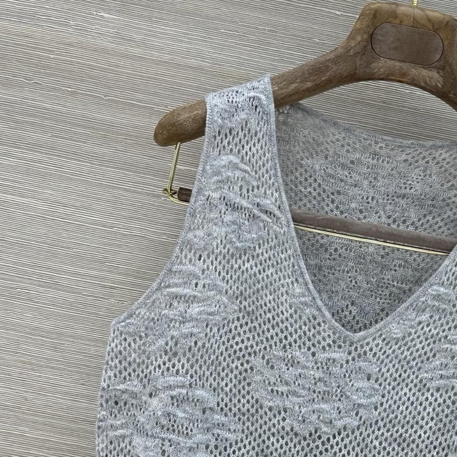 توب Brunello cucinelli