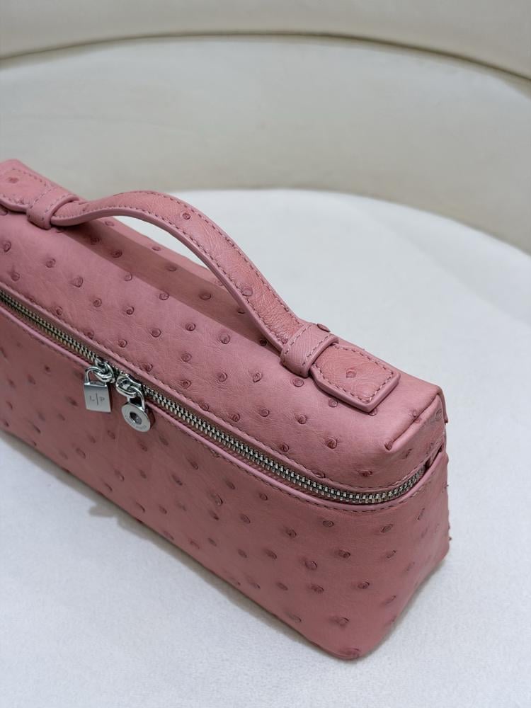 شنطة لورو بيانا Ostrich Leather مقاس 19 cm