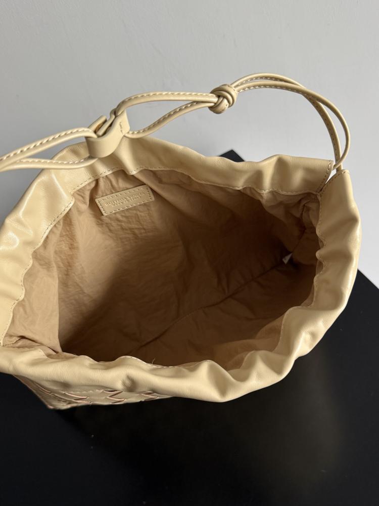 شنطة بوتيغا Dustbag Bottega