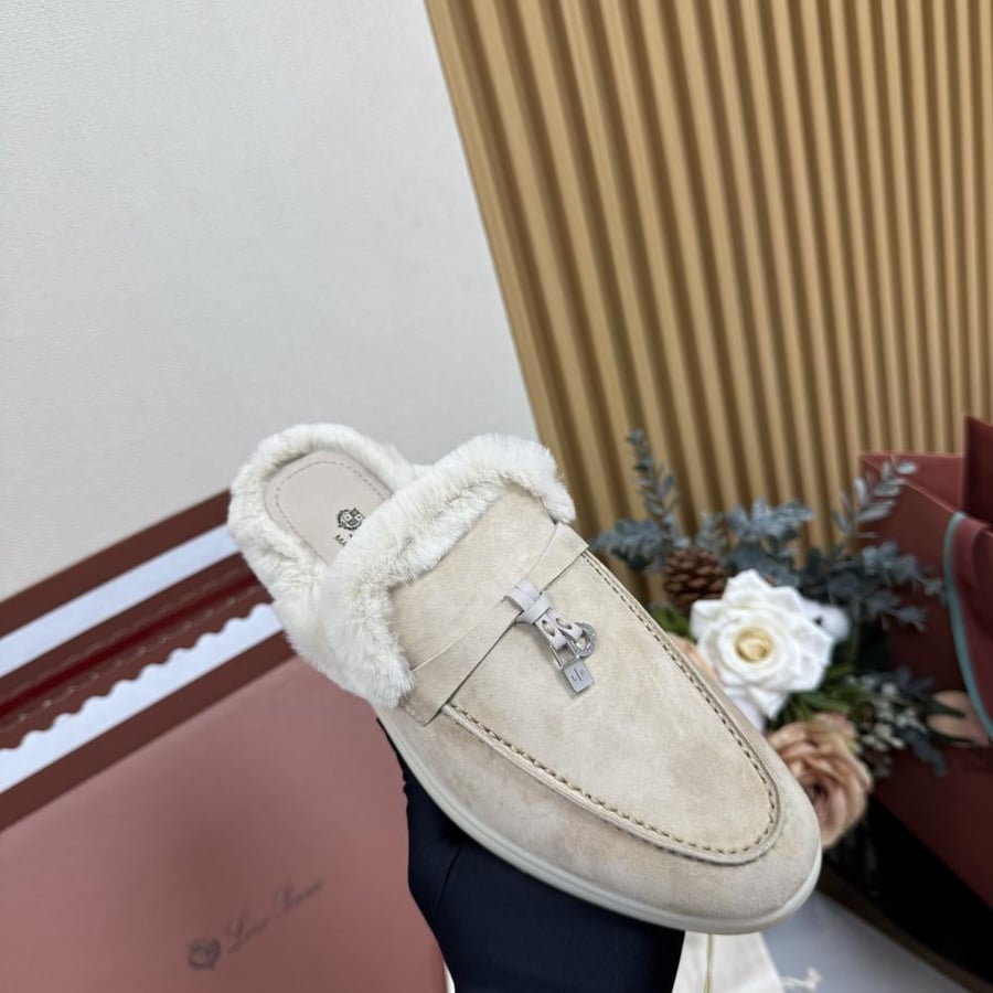 سليبر فلات لورو بيانا Suede Fur