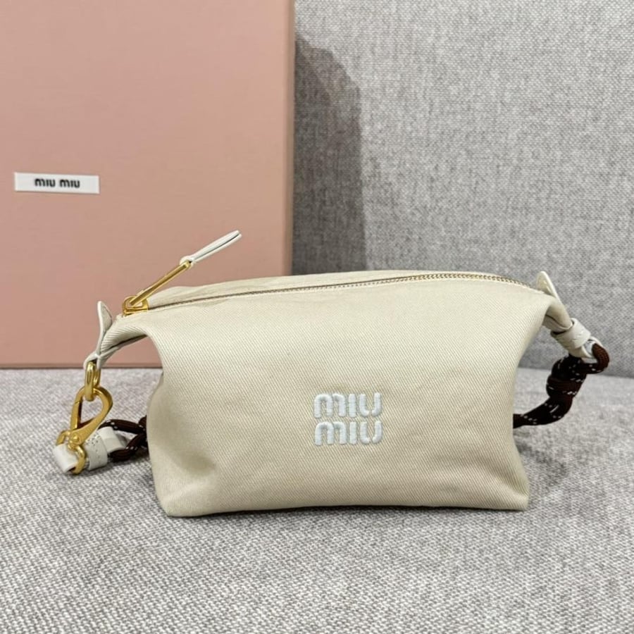شنطة Miu Miu