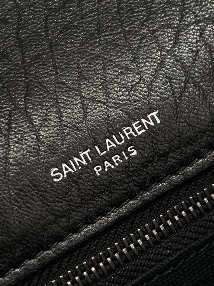 سان لوران Niki Saint Laurent