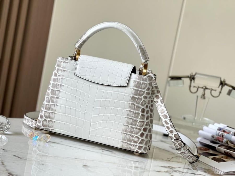 شنطة لويس فيتون Capucines BB مقاس 27