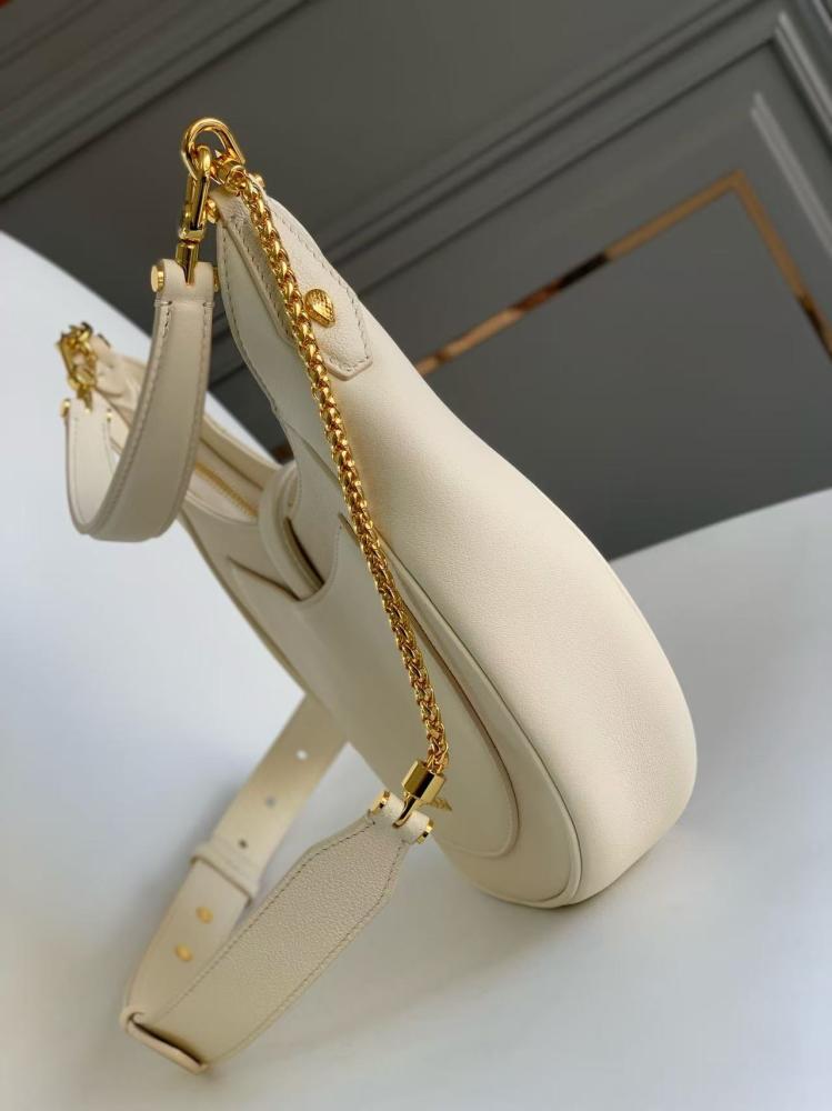 شنطة بولغاري SERPENTINE ELLIPSE   مقاس 25cm