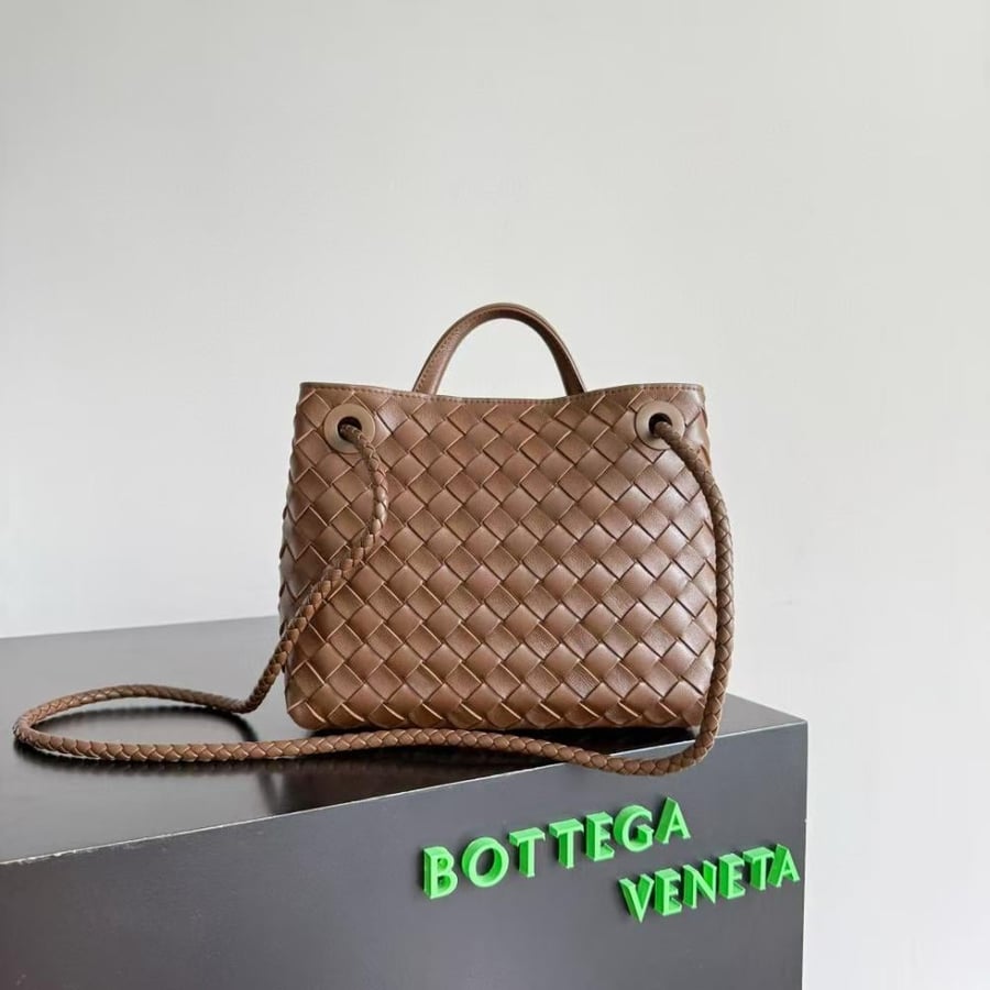 شنطة بوتيغا Andiamo مقاس 25cm