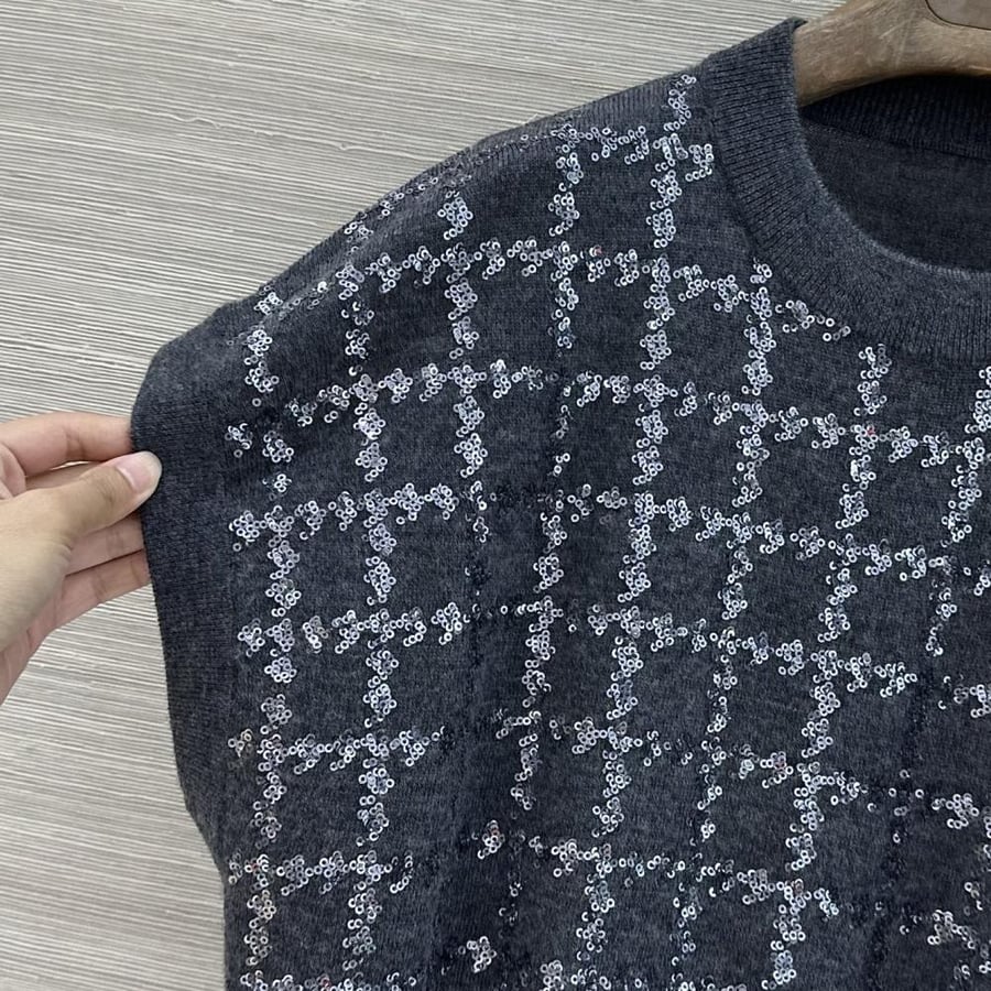 توب Brunello cucinelli