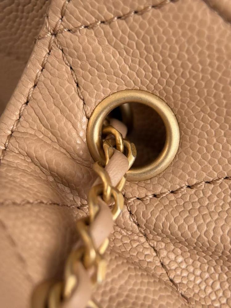 شنطة شانيل Mini hopo bag 22cm