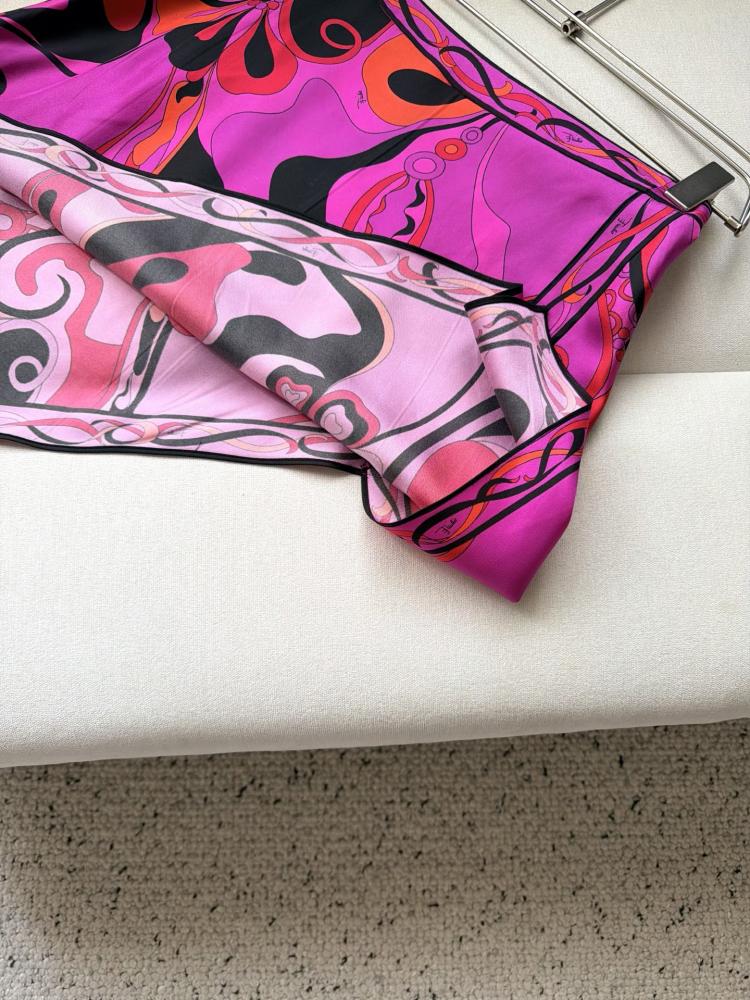 تنورة Pucci