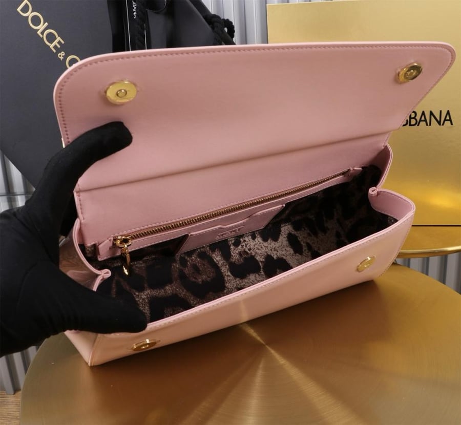 شنطة دولتشي اند غابانا Elongated Sicily handbag