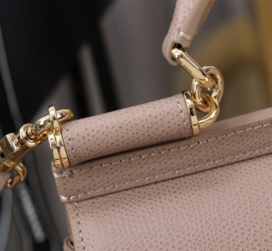 شنطة دولتشي اند غابانا  Mini Sicily handbag