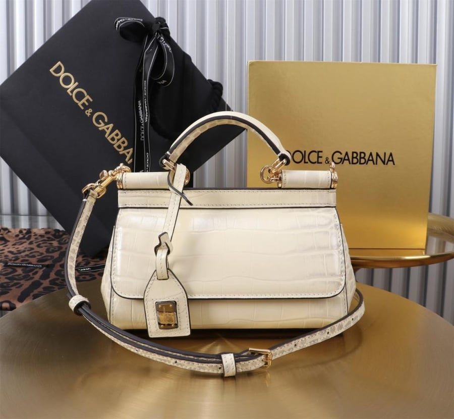 . شنطة دولتشي اند غابانا  Small Sicily handbag