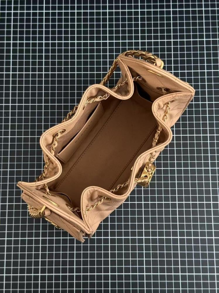 شنطة شانيل Mini hopo bag 22cm