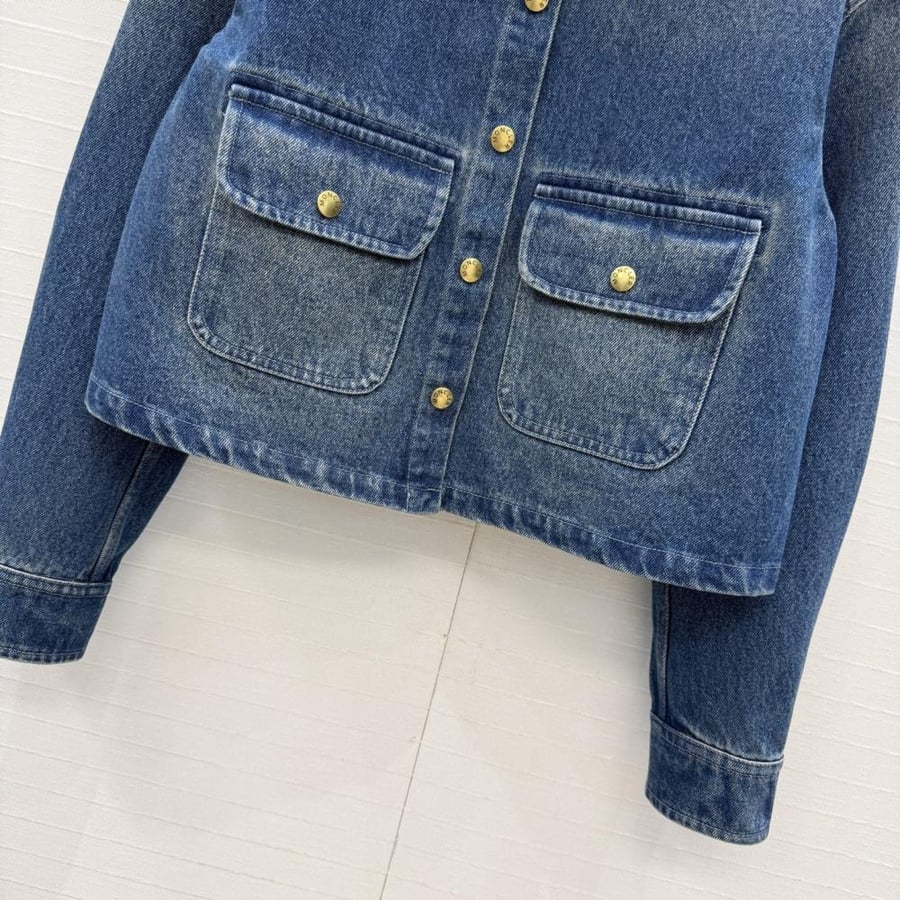 جاكيت Moncler