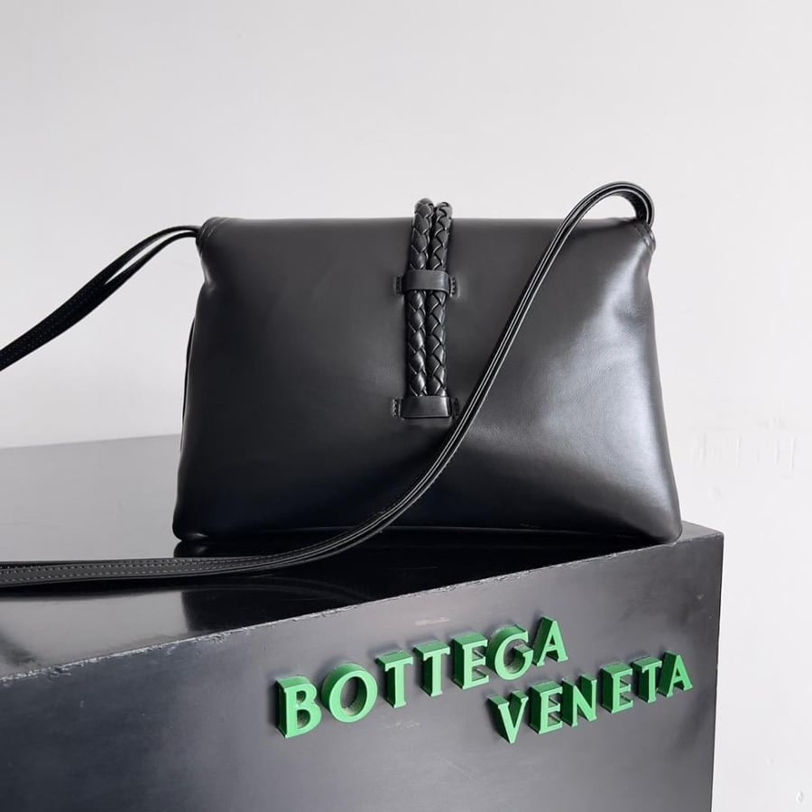 شنطة بوتيغا Winter Liberta مقاس 27cm