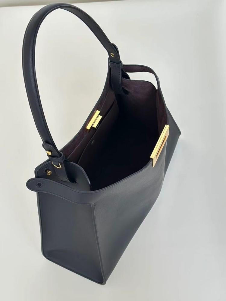 . شنطة فيندي مقاس 36cm