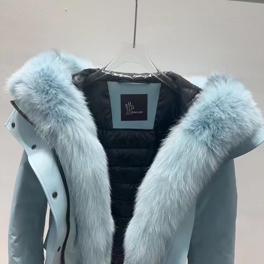 جاكيت Moncler