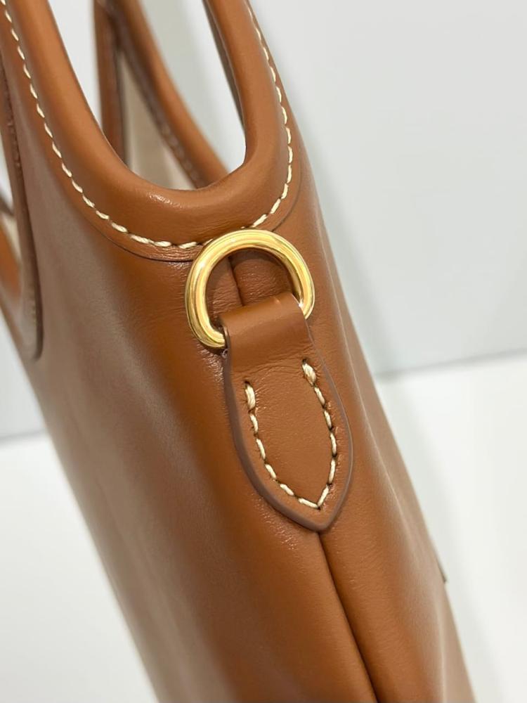 شنطة Miu Miu