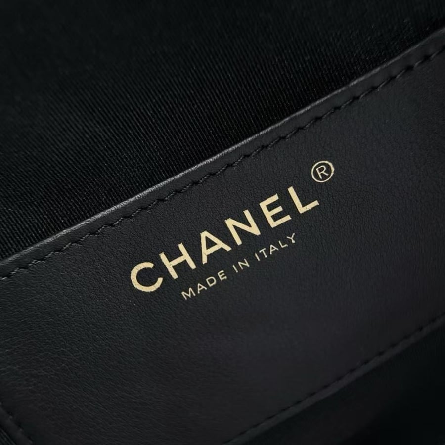 شنطة شانيل ch مقاس  30cm