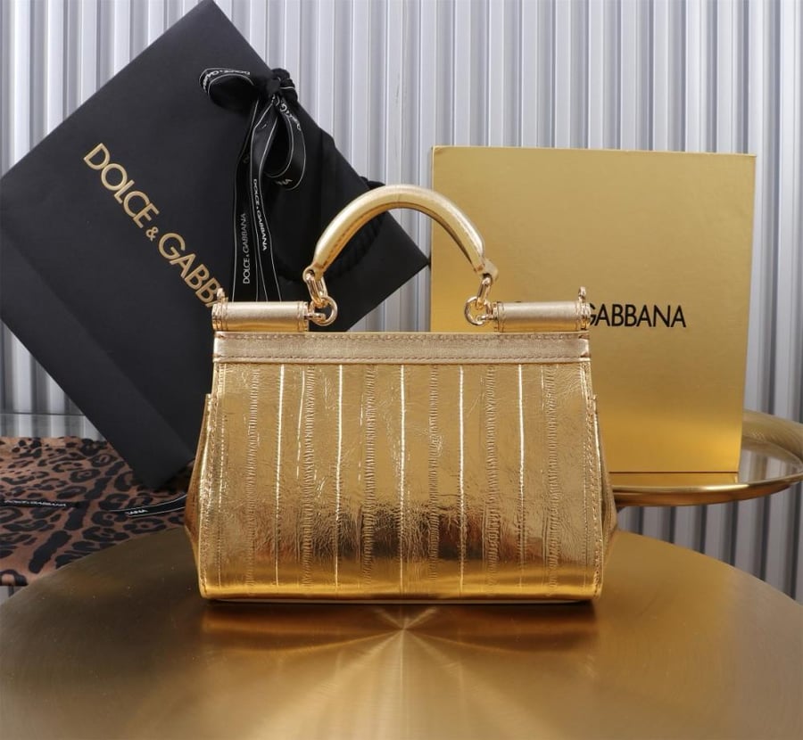 . شنطة دولتشي اند غابانا  Small Sicily handbag