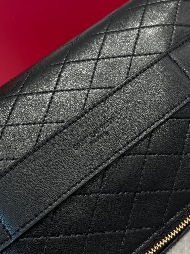 شنطة سان لوران Makeup Saint Laurent