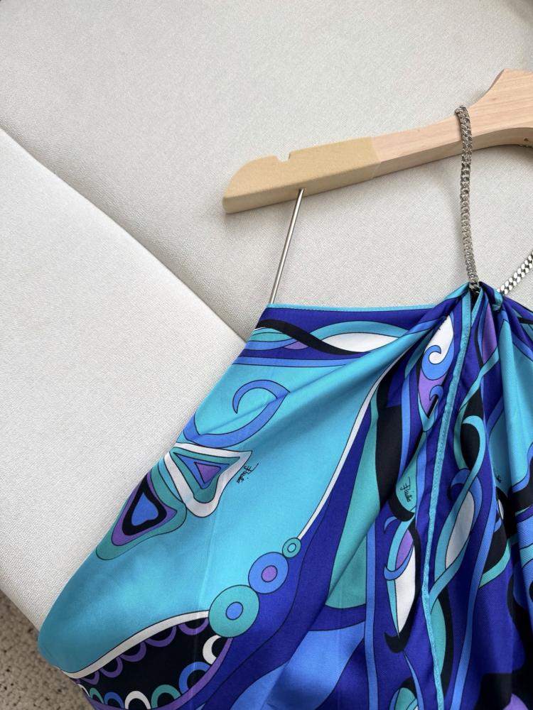 توب Pucci.