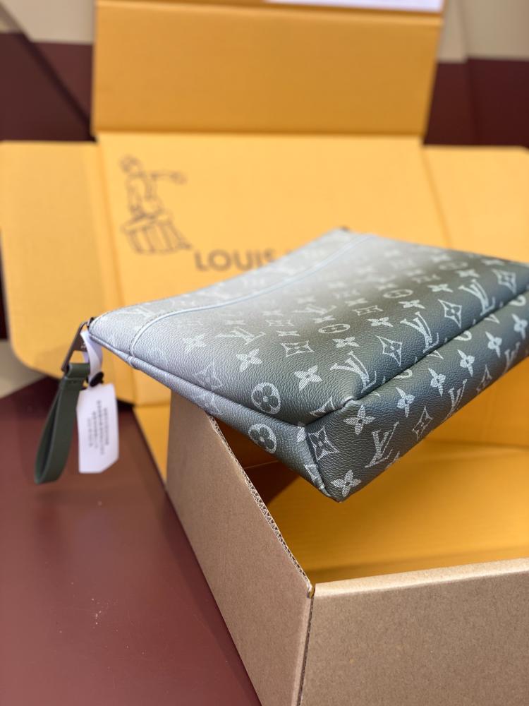 باوتش لويس فيتون Louis Vuitto