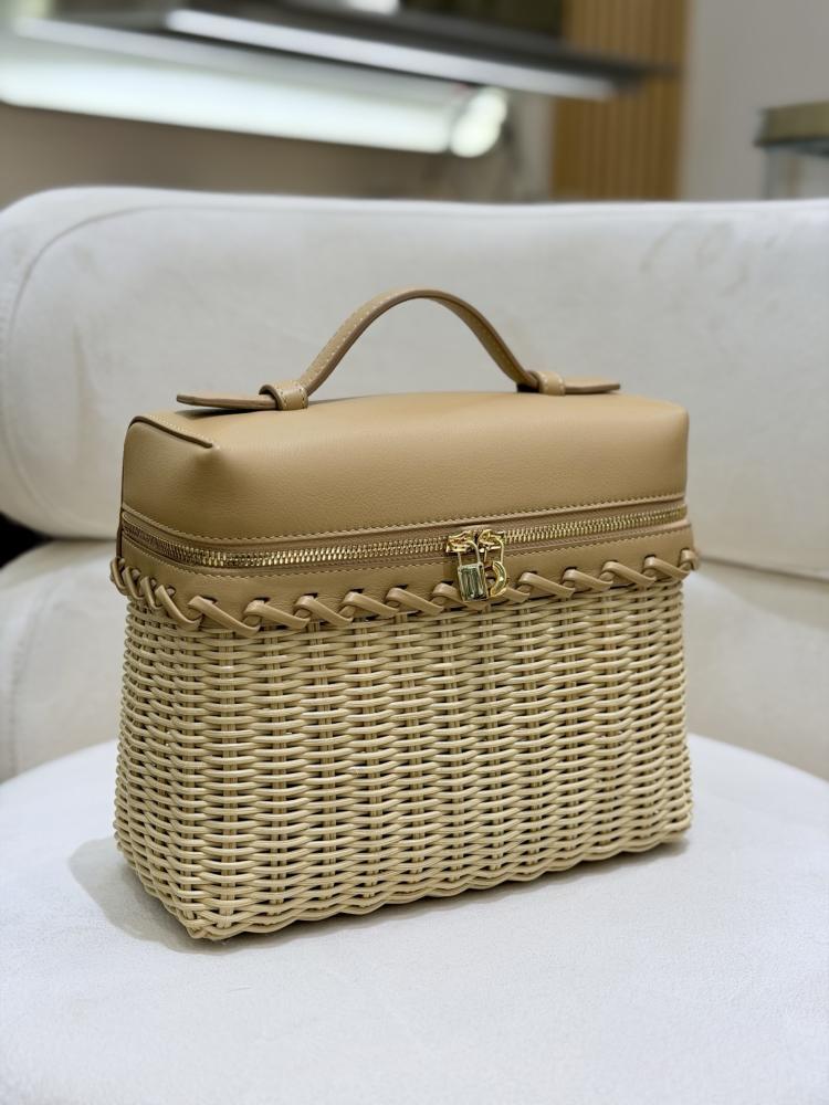 شنطة لورو بيانا Extra West Wicker Lora piana مقاس 19 cm