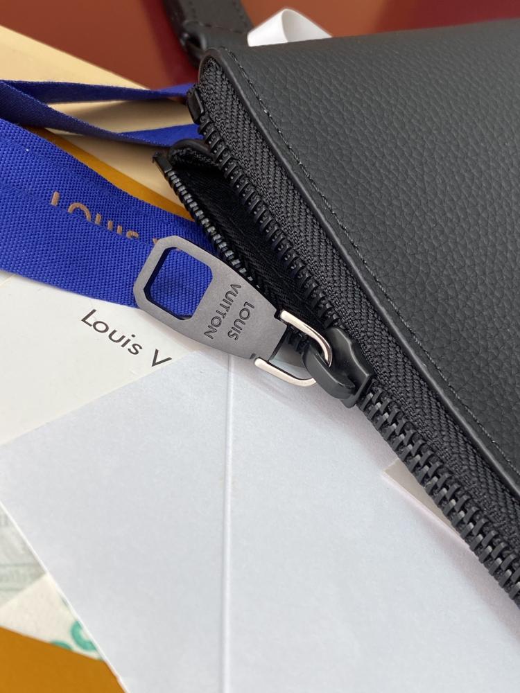 باوتش لويس فيتون Louis Vuitto