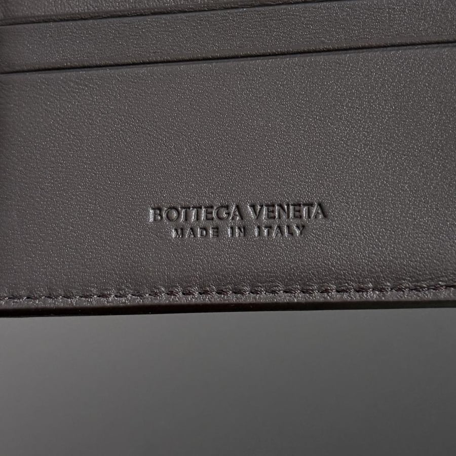 محفظة بوتيغا Ostrich Leathe bottega