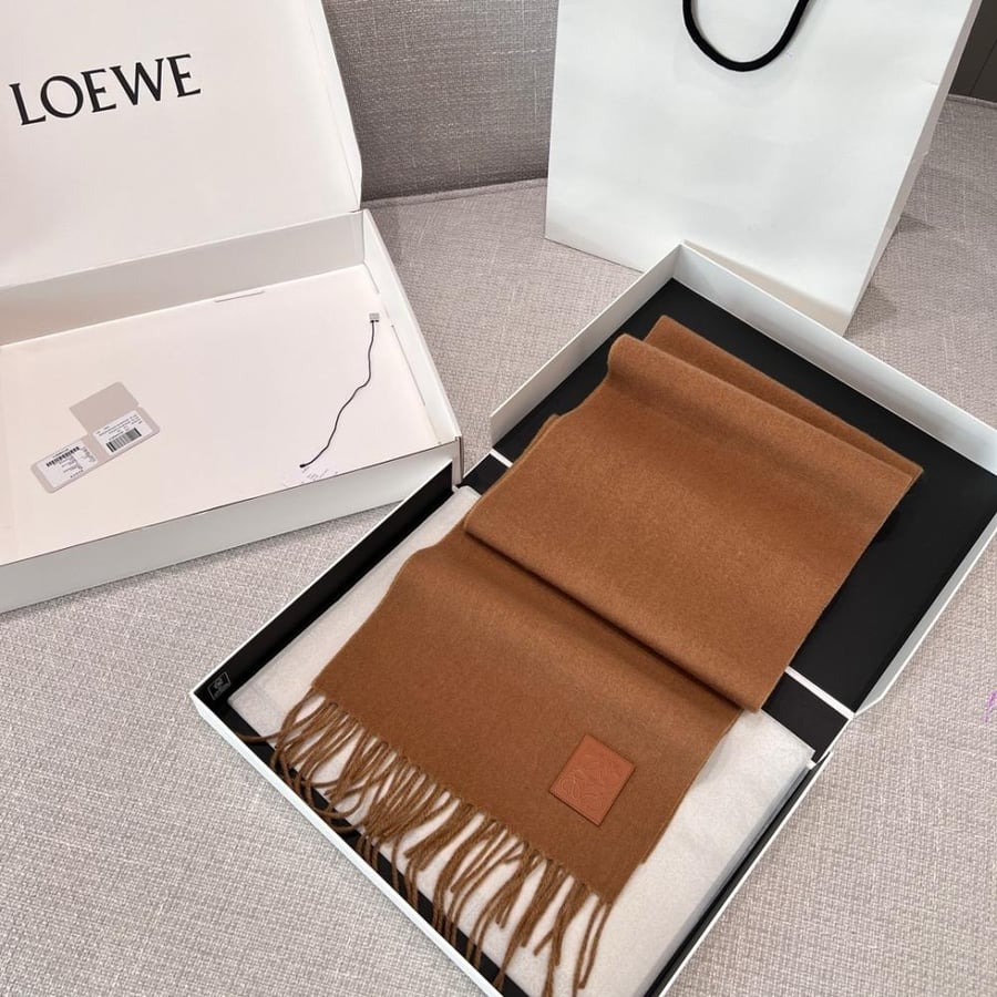 سكارف Loewe