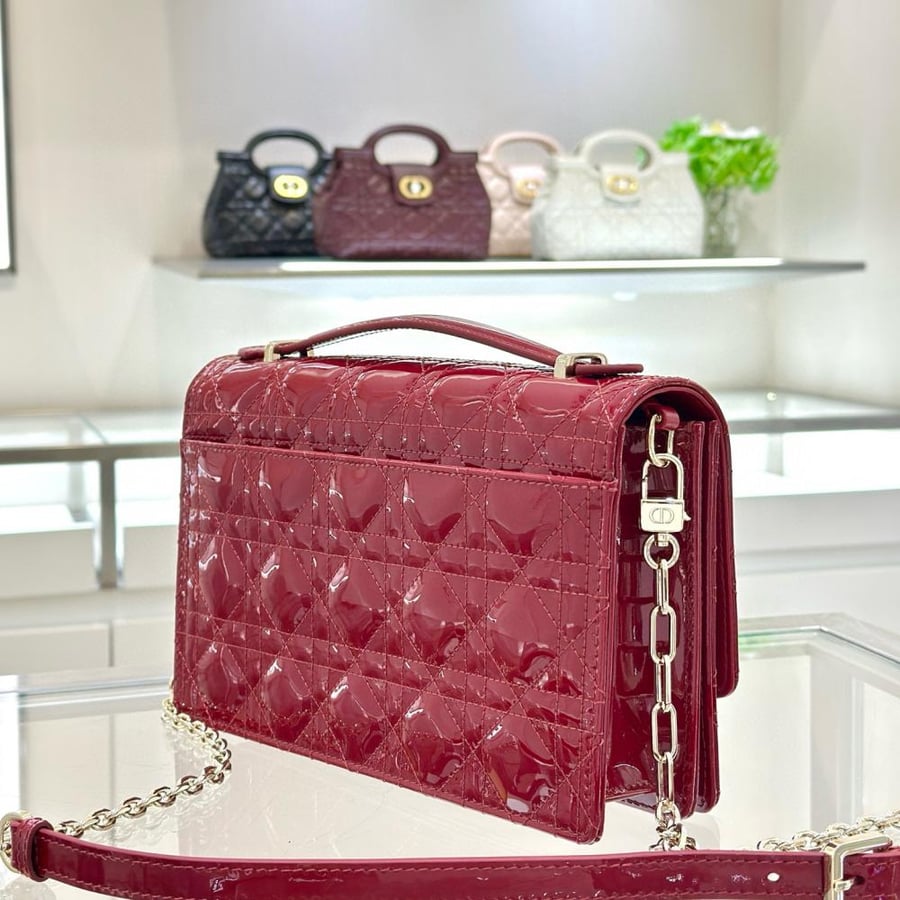 شنطة ديور woc