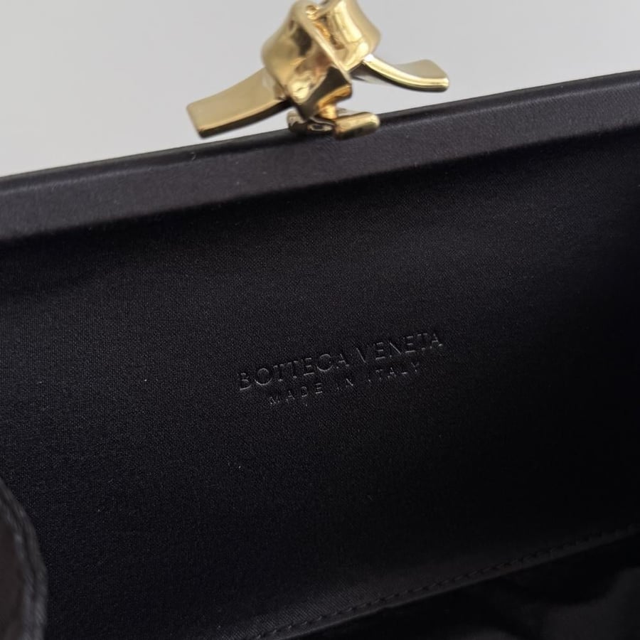 شنطة بوتيغا Veneta knot Bottega