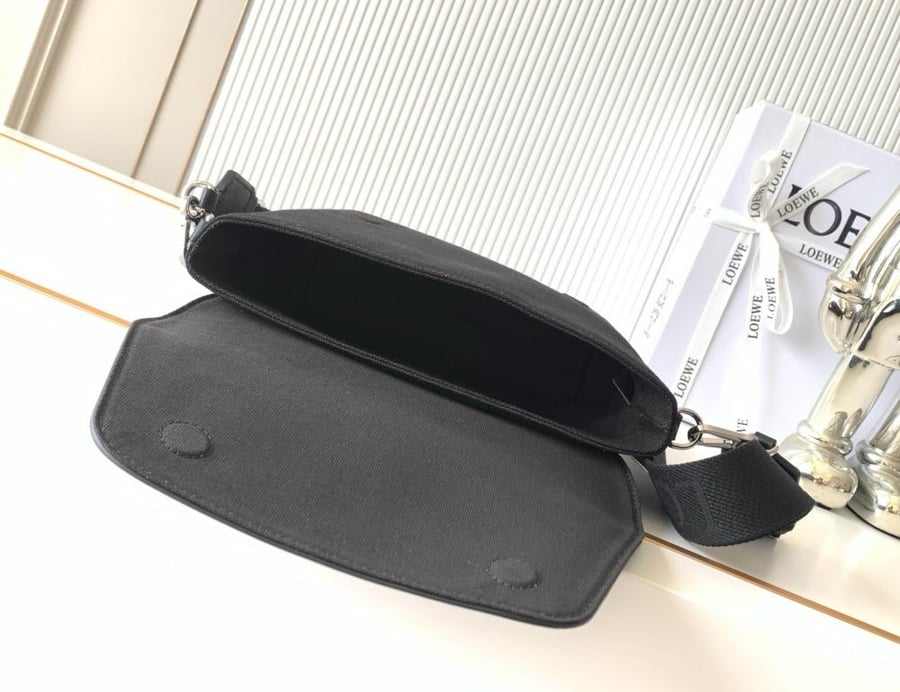 شنطة لويفي Flex Loewe