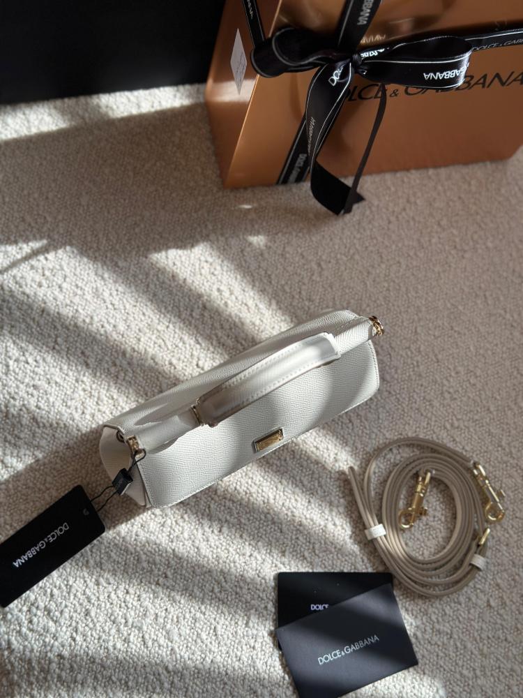 شنطة دولتشي اند غابانا مقاس 19cm