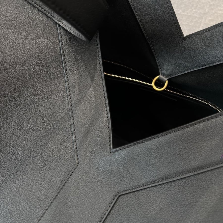 شنطة سان لوران Tote Saint Laurent