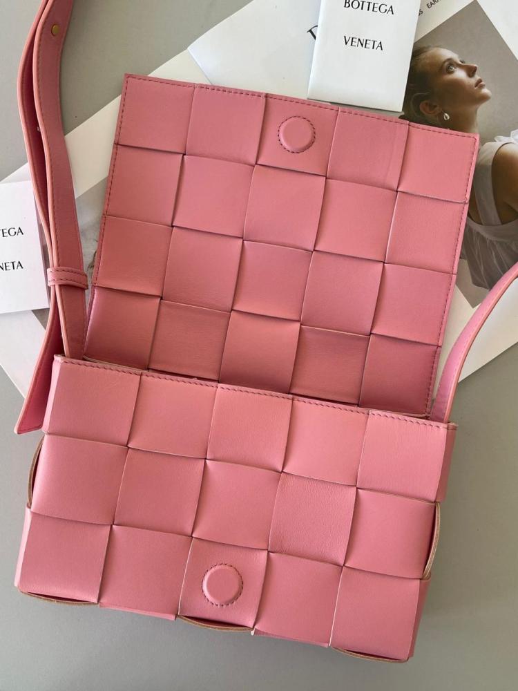 شنطة  بوتيغا Cassette مقاس 23cm