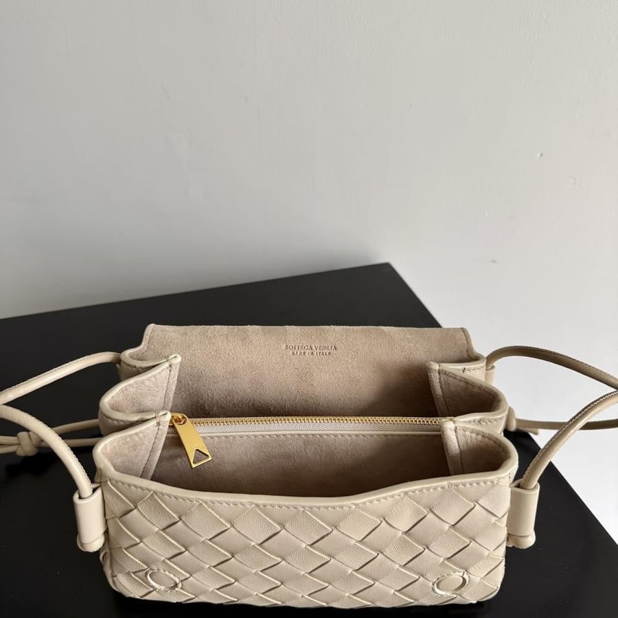 شنطة بوتيغا Nutturno Bottega