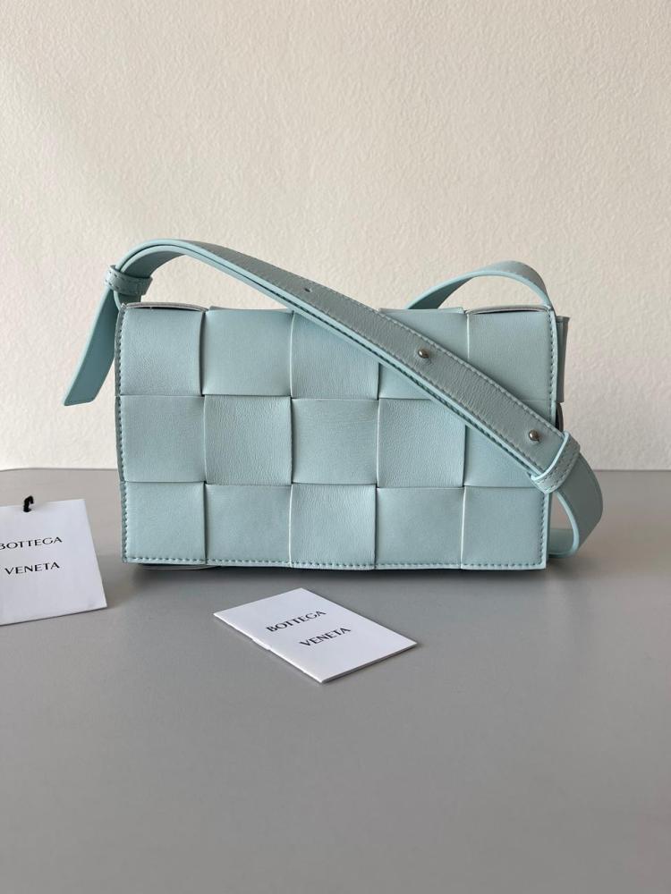 شنطة  بوتيغا Cassette مقاس 23cm