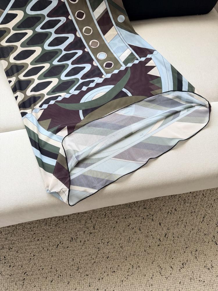 تنورة Pucci