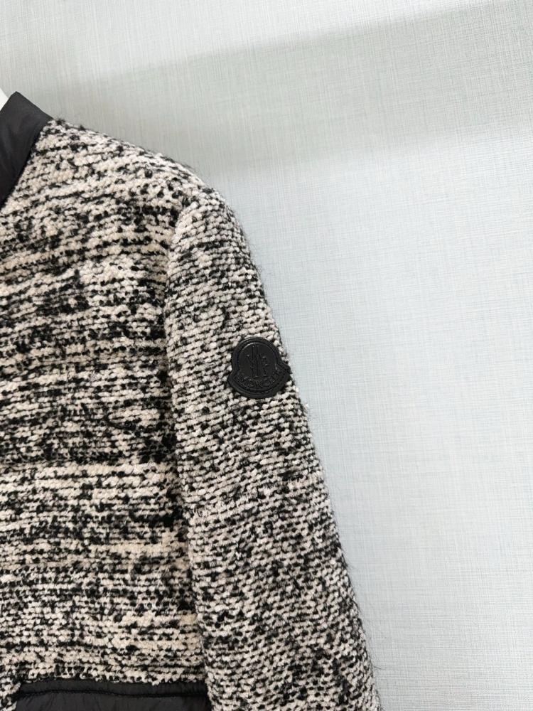 جاكيت Moncler