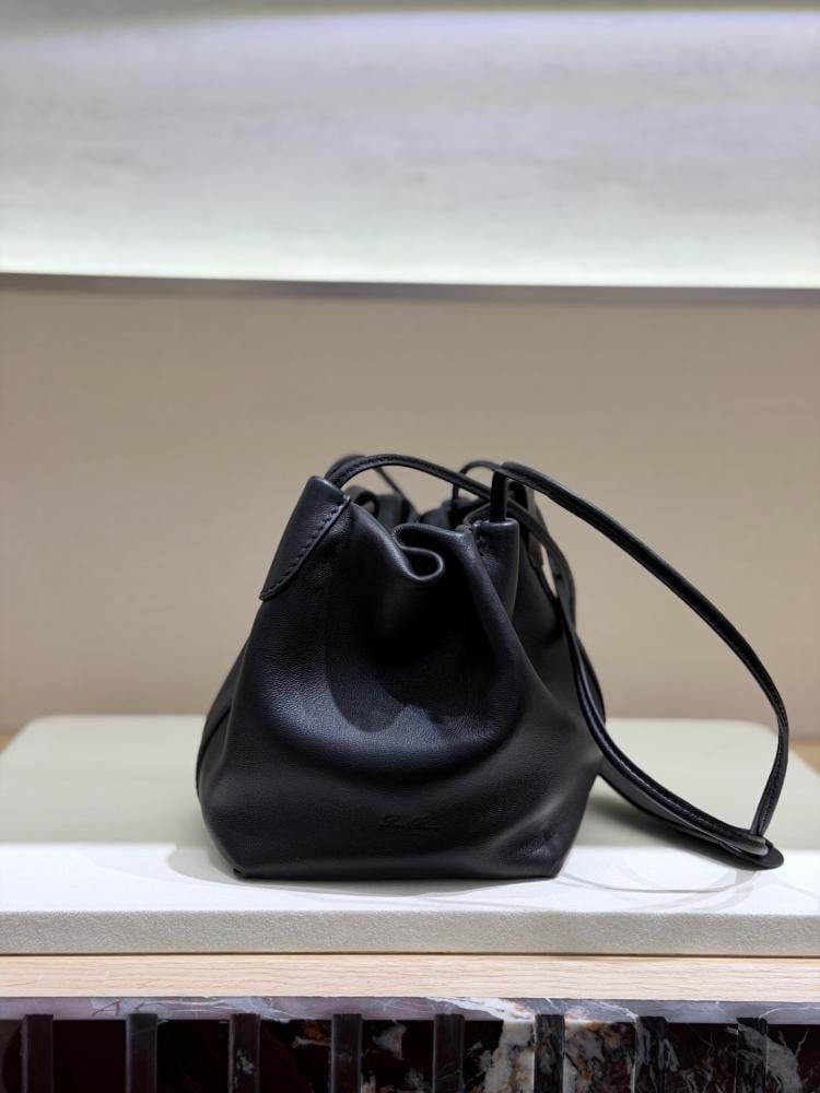 شنطة لورو بيانا Bale Softy Lora piana مقاس 17 cm