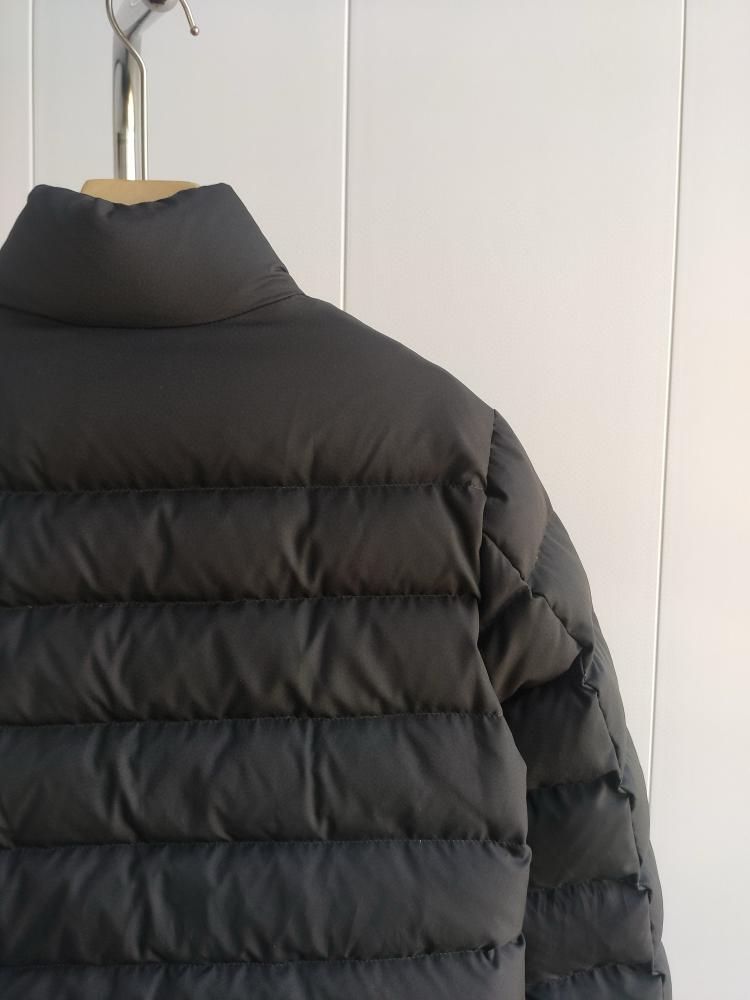جاكيت Moncler