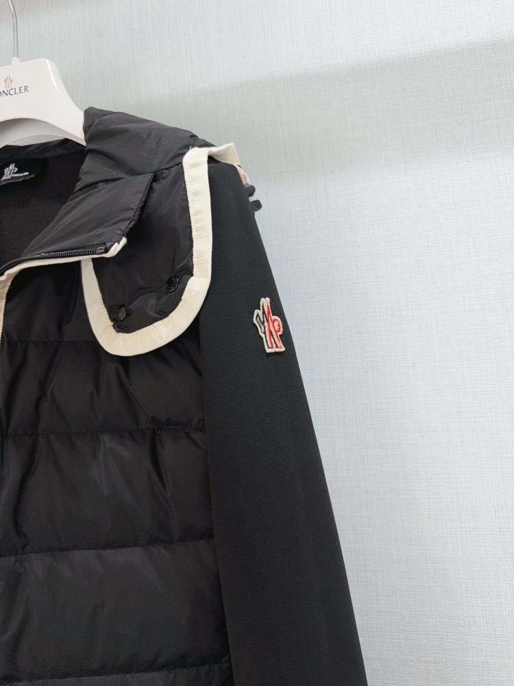جاكيت Moncler
