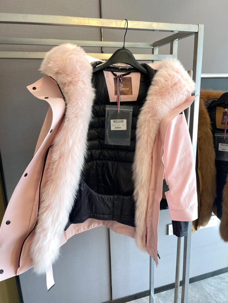 جاكيت Moncler