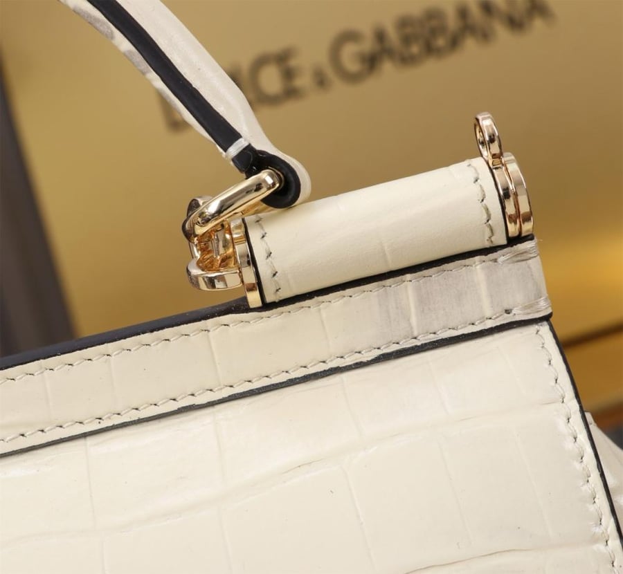 . شنطة دولتشي اند غابانا Medium Sicily handbag