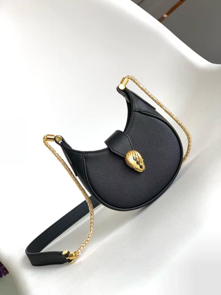 شنطة بولغاري SERPENTINE ELLIPSE   مقاس 18cm