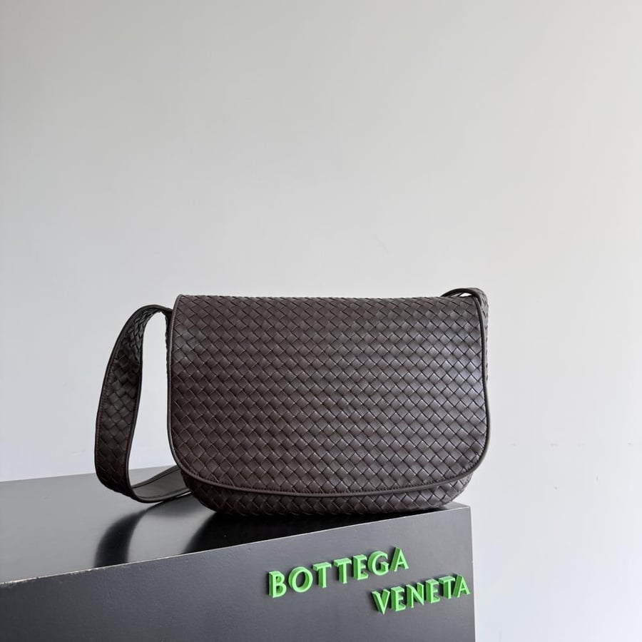 شنطة بوتيغا Bottega