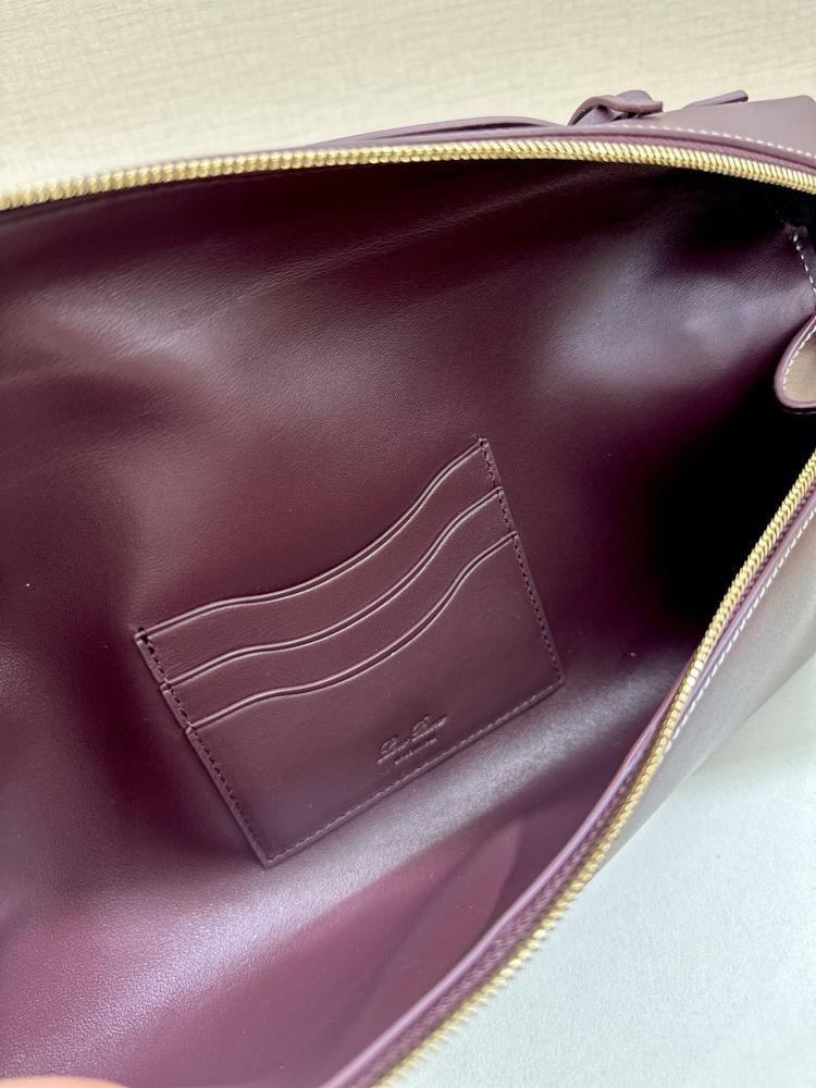 شنطة لورو بيانا Extra Clutch Lora piana مقاس 29 cm