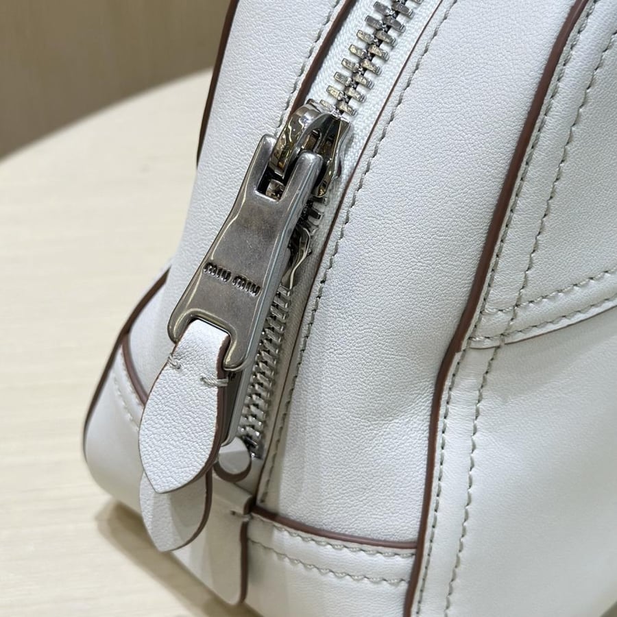 شنطة ميو ميو Mini Vivant Miumiu مقاس 28 cm